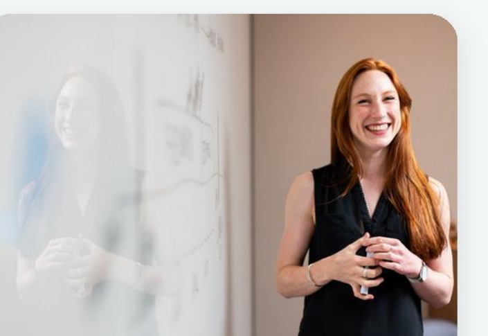A hiring professional speaking with a client